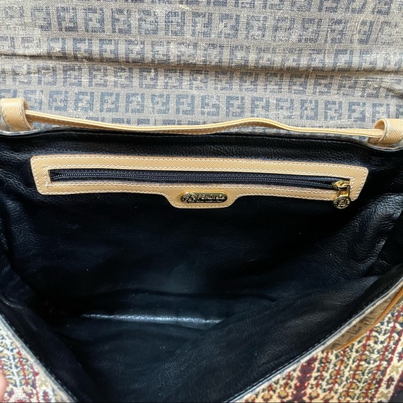 🌈 Amazing Vintage Fendi crossbody bag - Picture 10 of 16
